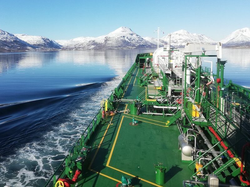 Vessel sailing with a view