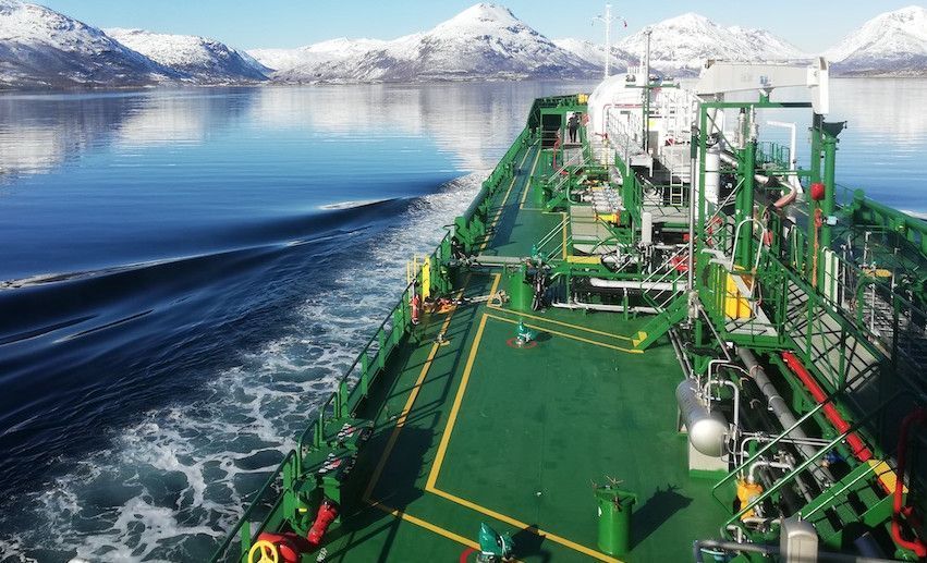 Tanker, blue sea, icebergs