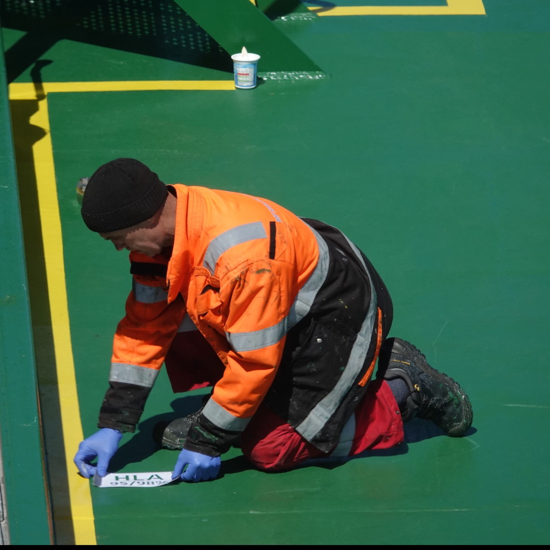 Seafarer during maintenance